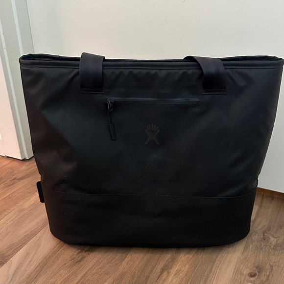 Hydro Flask Black Duffel Bag - Picture 1 of 4